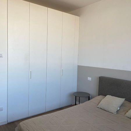Confortevole Bilocale In Largo Marinai D'Italia Mediolan Zewnętrze zdjęcie