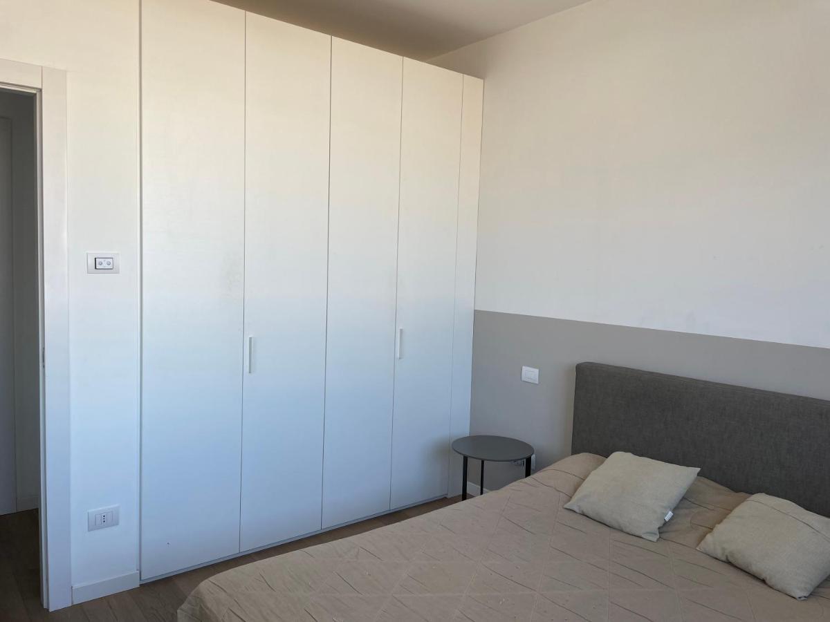 Confortevole Bilocale In Largo Marinai D'Italia Mediolan Zewnętrze zdjęcie